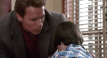 Kindergarten Cop (1990) download